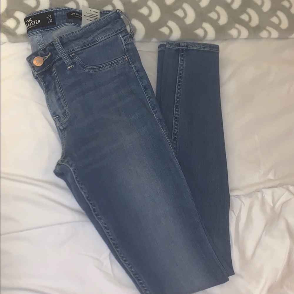 Skinny low rise hollister jeans.